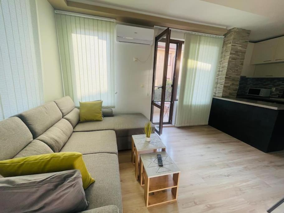 Breeze Apartment Burgasz Kültér fotó
