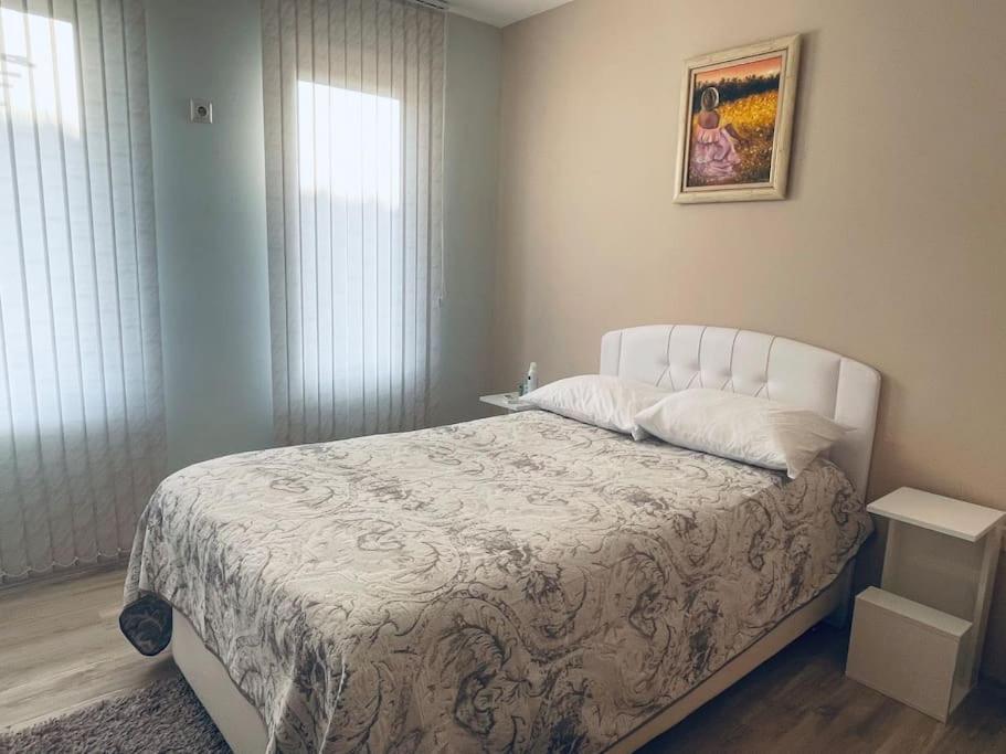 Breeze Apartment Burgasz Kültér fotó